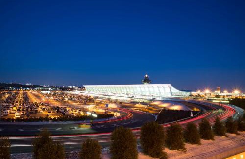 Sterling Hotel | SpringHill Suites Dulles Airport