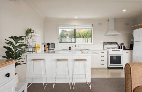 Clifton Springs Apartment | Springs Getaway- Bayviews, 3 bedroom, close to boat ramp, Family Friendly, Aircon, WIFI
