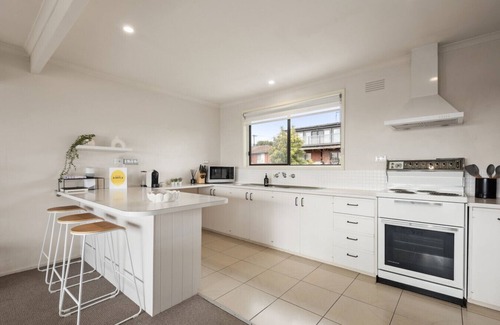 Clifton Springs Apartment | Springs Getaway- Bayviews, 3 bedroom, close to boat ramp, Family Friendly, Aircon, WIFI