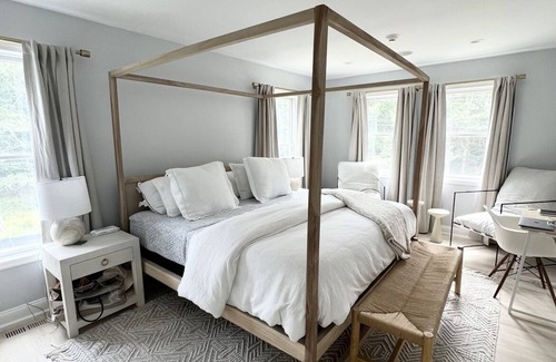 Springs House | Springs getaway w/backyard pool, close to downtown & kid-friendly amenities