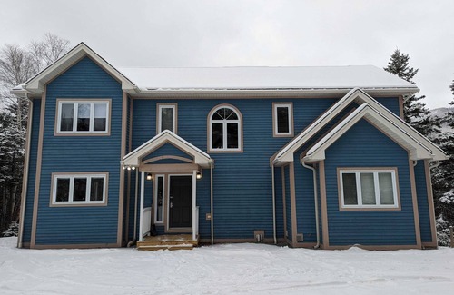 Pasadena Ski Chalet | Spruce Grove Chalet - Humber Valley Resort
