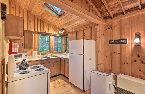Boothbay Harbor Cottage | 'Sprucewold' Boothbay Harbor Cottage w/Deck