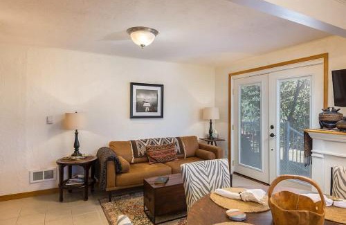 Sequim Apartment | SQ Ramblin Rose 3