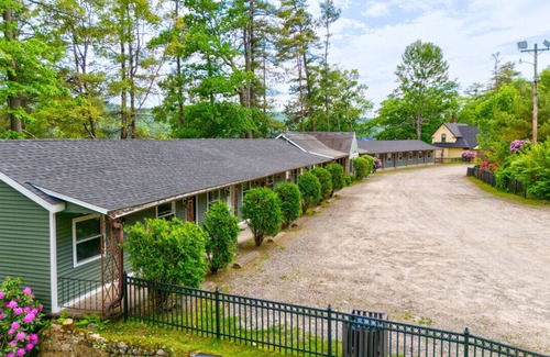 Holderness House | Squam waterfront 2 bed 2 bath (Suite 8)