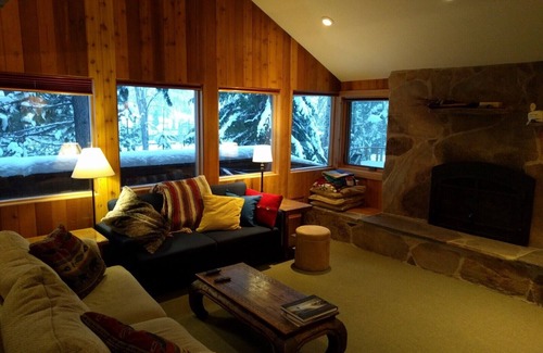 Olympic Valley House | Squaw Valley Ski Chalet! - Walk to the Lifts!