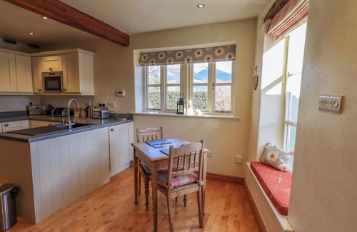 Thornthwaite Cottage | SQUIRREL COTTAGE, pet friendly, with open fire in Thornthwaite