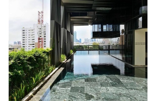 Samsen Nai Condo | [SR 2.2] 2BR FUTURISTIC @ BTS, Bangkok