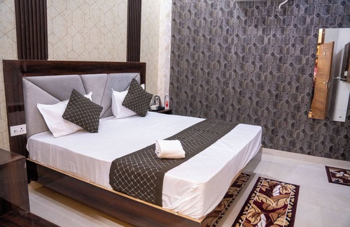 Agra Hotel | SR GUEST HOUSE