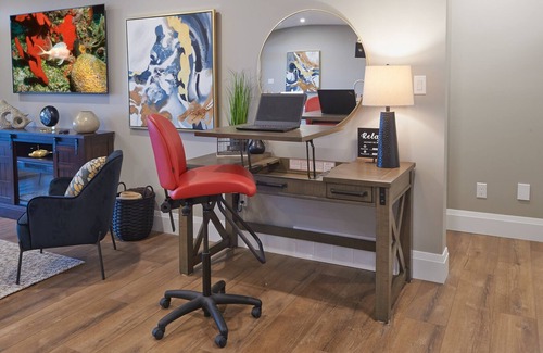 Rosemount Apartment | SRS Sunrise Suite ~ Private 2 King Apartment with Parking