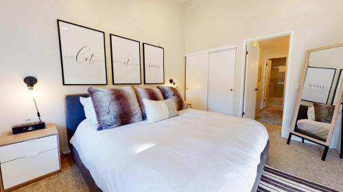 Mammoth Lakes House | St Anton Getaway Shared BBQ Pool & Hot Tub