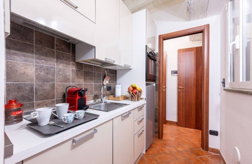Parma City Centre Apartment | St. Bartholomew Square Bright&Comfy Apt x4