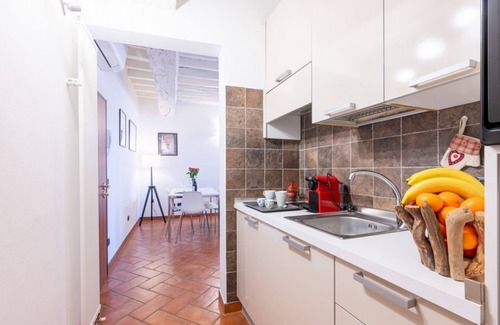 Parma City Centre Apartment | St. Bartholomew Square Bright&Comfy Apt x4