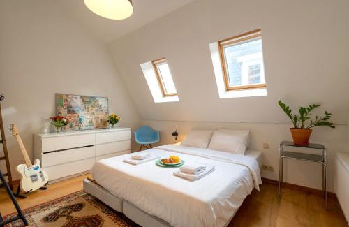 Dansaert Apartment | St Catherine Duplex Residence