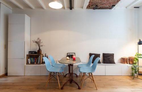 Dansaert Apartment | St Catherine Duplex Residence