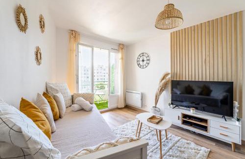 Saint-Lazare Apartment | St Charles : Confortable+ Balcon