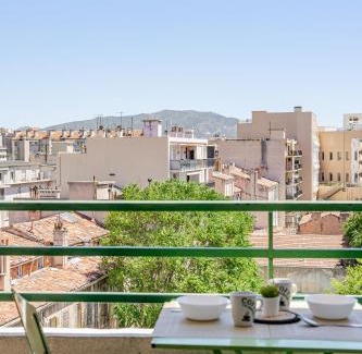 Saint-Lazare Apartment | St Charles : Confortable+ Balcon