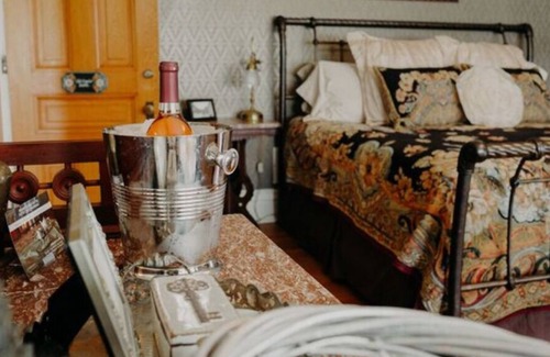 Stillwater Apartment | St. Croix Suite - Aurora Staples Inn