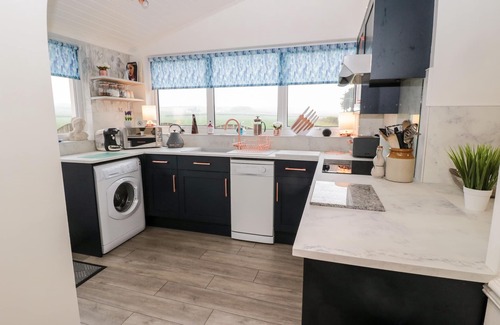 Berwick-upon-Tweed Cottage | ST CUTHBERT'S COTTAGE, family friendly, with a garden in Beal