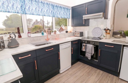 Berwick-upon-Tweed Cottage | ST CUTHBERT'S COTTAGE, family friendly, with a garden in Beal