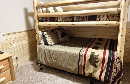 St Germain Cottage | St. Germain Lakehouse, Dog Friendly, Hard Sand/ Clear Water & Private Pier