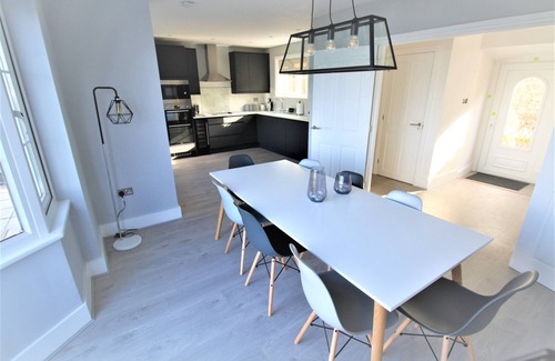 Carbis Bay House | St Ives & Carbis Bay beach sea views with Hot Tub & EV charger