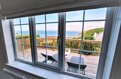 Carbis Bay House | St Ives & Carbis Bay beach sea views with Hot Tub & EV charger