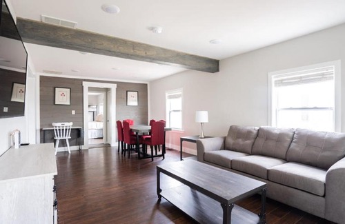 Williamstown House | St James Cottage near Ark Encounter