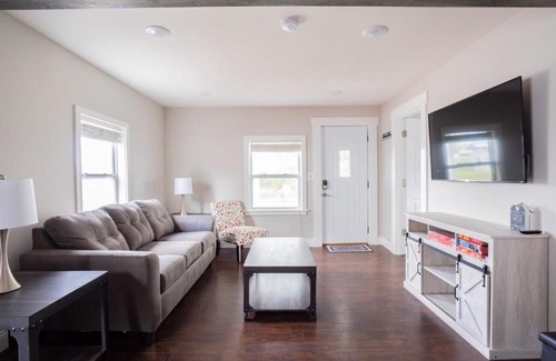 Williamstown House | St James Cottage near Ark Encounter