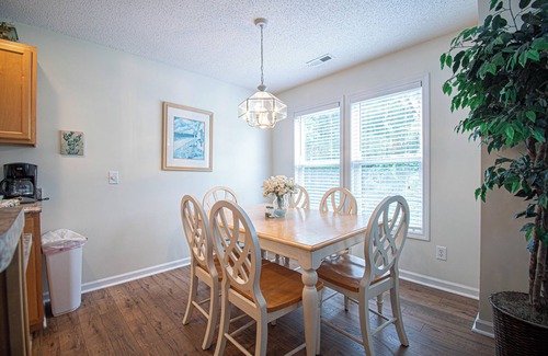 St. James Condo | St James Hideaway: Charming 2-bedroom condo with WiFi, AC in lovely Southport