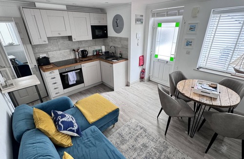 St Ives Cottage | St James Rest - sleeps 4 guests in 2 bedrooms