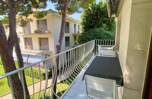 Nice Apartment | St Jean Cap Ferrat city center, 60m2, 14m2 terrace with sea view and parking