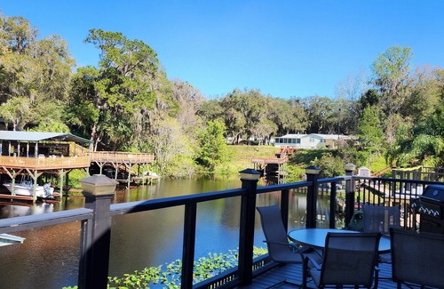 Welaka House | ST. JOHN'S RIVER HOUSE RETREAT WITH BOATHOUSE
