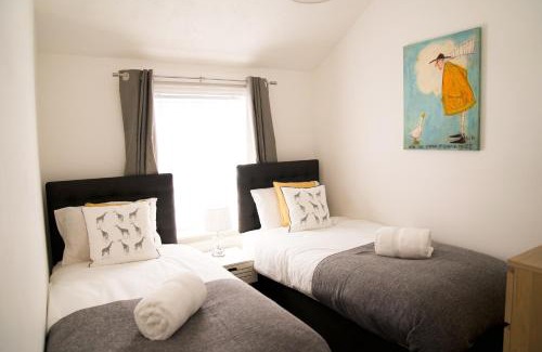 Doncaster Apartment | St Johns Hse-3BR-Sleeps 6-Fully Equipped-Workers-short, long stays