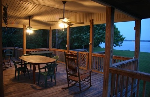 East Palatka House | St Johns River Front Home Huge Deck, Dock & Boathouse & Wifi