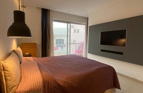 Ta' Giorni Apartment | St Julians Apt with Pool