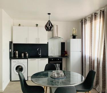 Roanne Apartment | St Louis Appartement