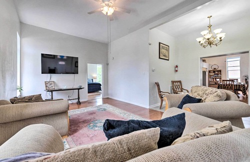 The Gate Apartment | St Louis Apt w/ Large Deck ~ 3 Mi to Downtown