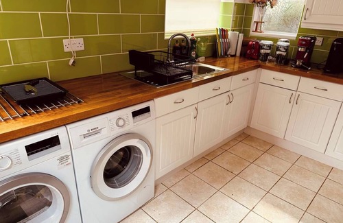 Boscombe House | St Marys-sleeps 8-12 people, 58”TV, Netflix/Prime