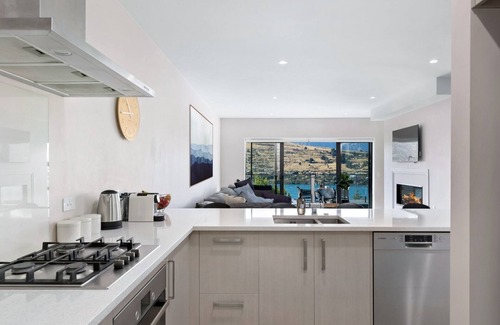Queenstown House | St Matthews Views - Cecil