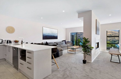 Queenstown House | St Matthews Views - Cecil