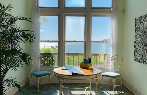 Sherwood House | ST. MICHAELS ESTATE OFFERS WATERFRONT POOL, PIER, DOCK AND 15 ACSnPET FRIENDLY