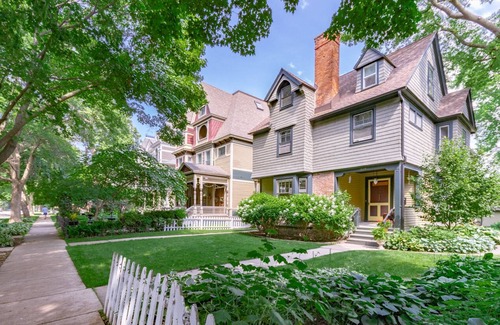 Summit - University Condo | St.Paul - Cathedral Hill - Best Historical Neighborhood in the Twin Cities