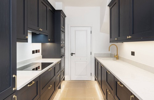 Bath House | St Paul's House - City Centre Townhouse with roof terrace