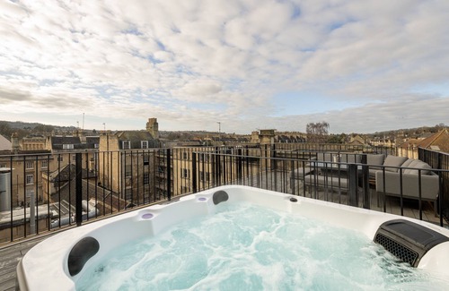Bath House | St Paul's House - City Centre Townhouse with roof terrace