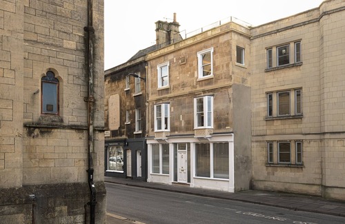 Bath House | St Paul's House - City Centre Townhouse with roof terrace