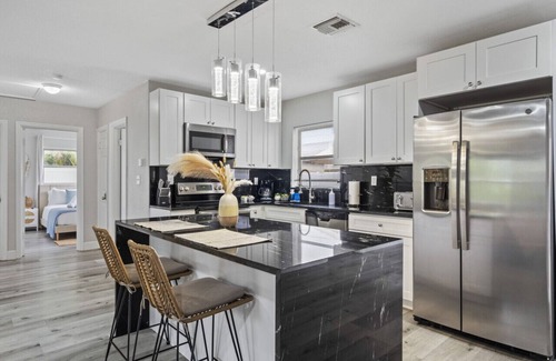 St. Petersburg - Clearwater House | St Pete 3bd Heated Pool House <10 min to Downtown