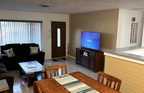 Disston Heights House | ★☆ St. Pete - Eat. Play. Swim. ENJOY!! ★☆