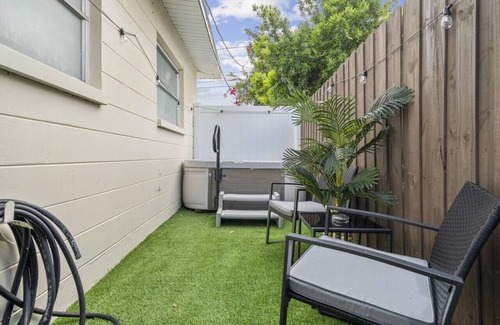 St. Petersburg - Clearwater Apartment | St Pete Studio Apartment <10 Min to Downtown