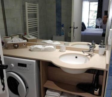 Boulouris-sur-Mer Apartment | St Raphaël 37m2, piscine, wifi, commerces mer 5mn à pieds