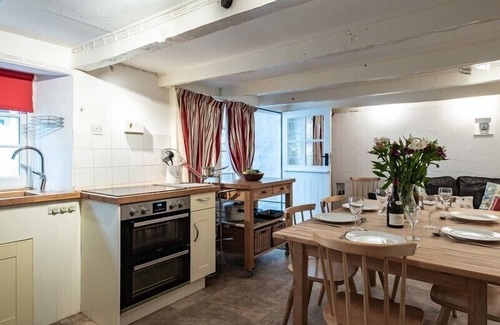 Port Isaac House | ST SAMSON, pet friendly, character holiday cottage in Port Isaac